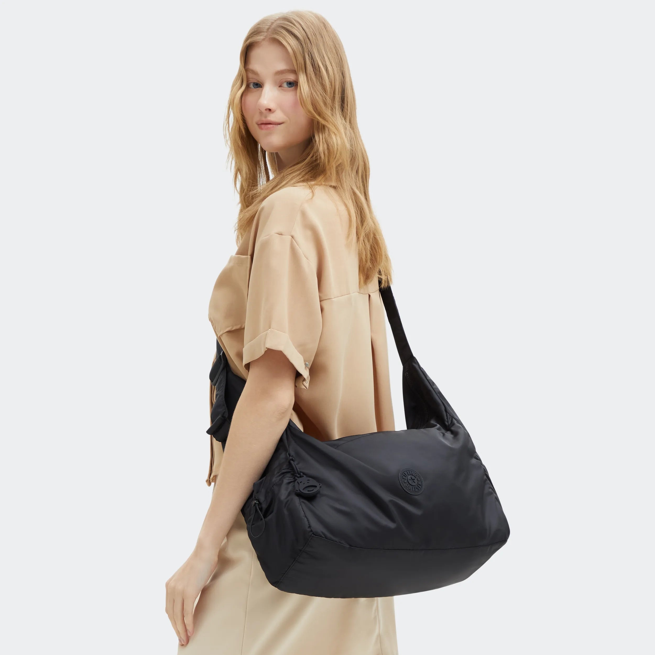 Gwyn Smooth Satin Shoulder Bag - 图片 7