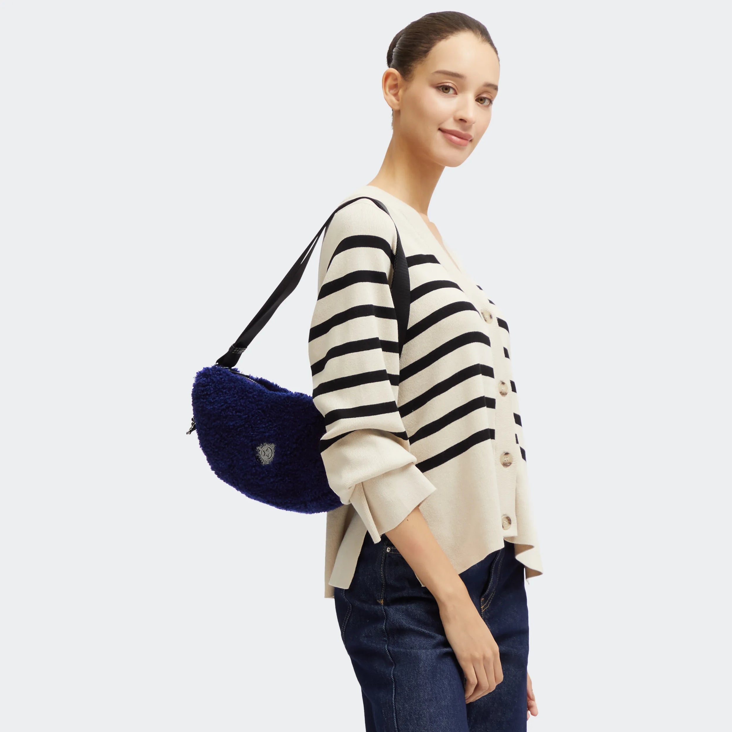 Julissa Small Fuzzy Crescent Crossbody Bag - 图片 2